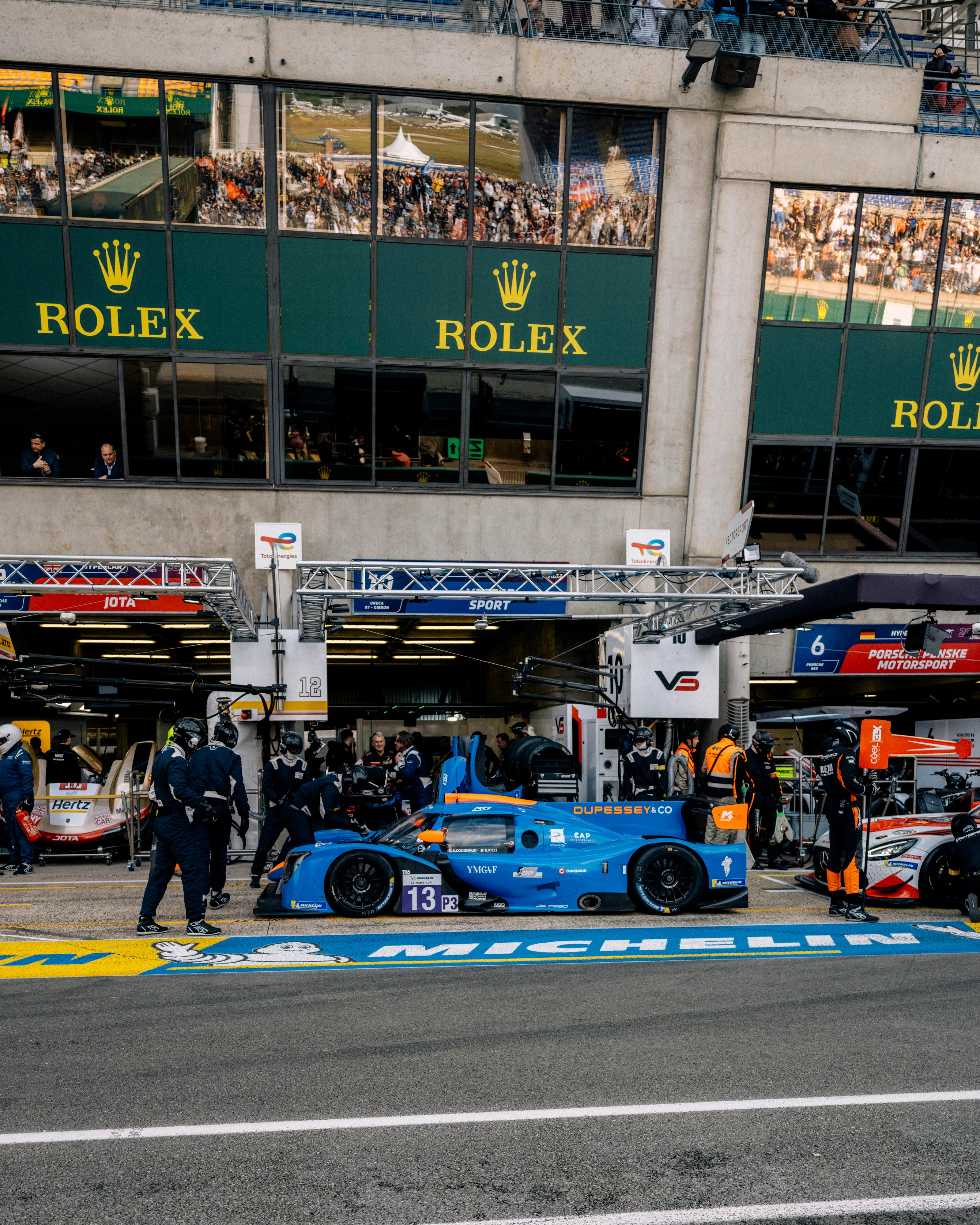 Au stand pendant le Road to Le Mans 2024 en LMP3