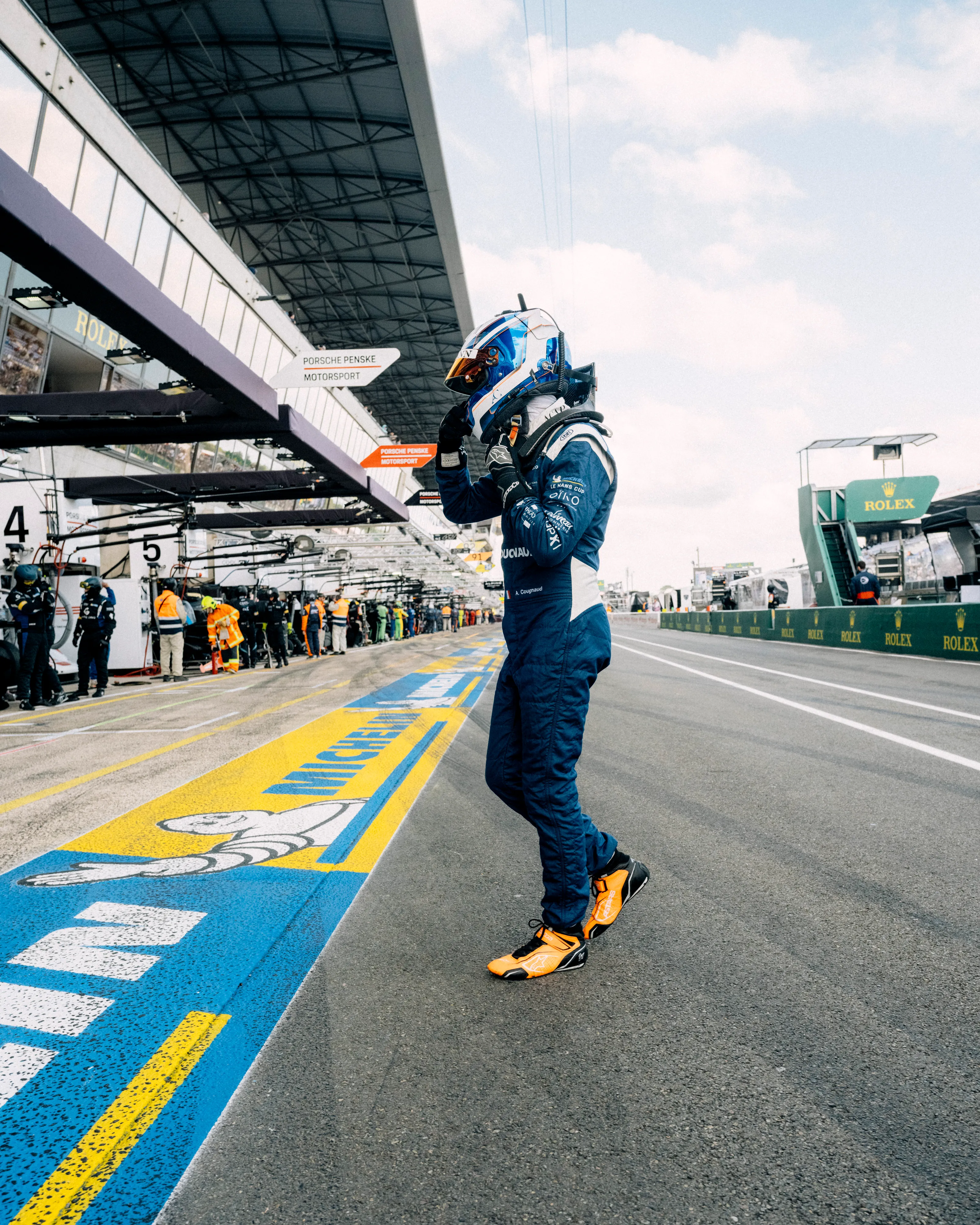 Portrait en combinaison Road to Le Mans 2024